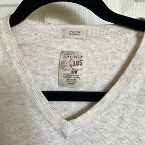 Cotton/cashmere V-Neck Sweater, Men’s Medium